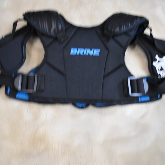 Brine Youth Uprising II Lacrosse Shoulder Pads Chest Protector Size Small Black - Picture 9 of 9